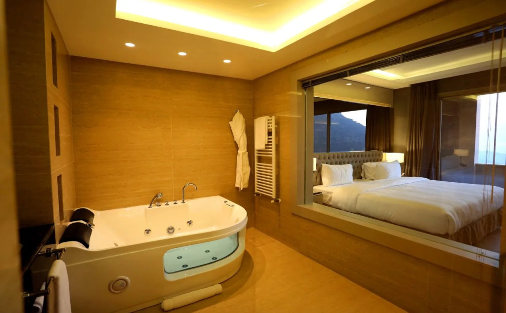 Mist Hotel & Spa