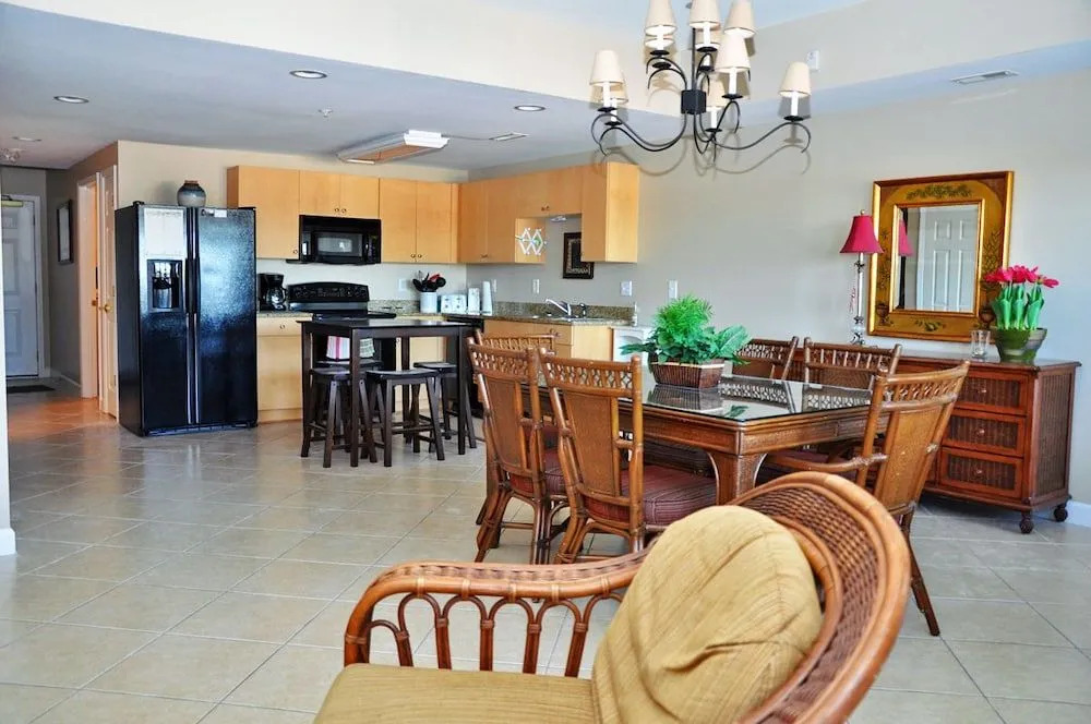 Pier Watch Villas 303 6 Br condo by RedAwning