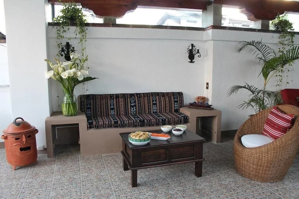 Casa Del Arco Antigua