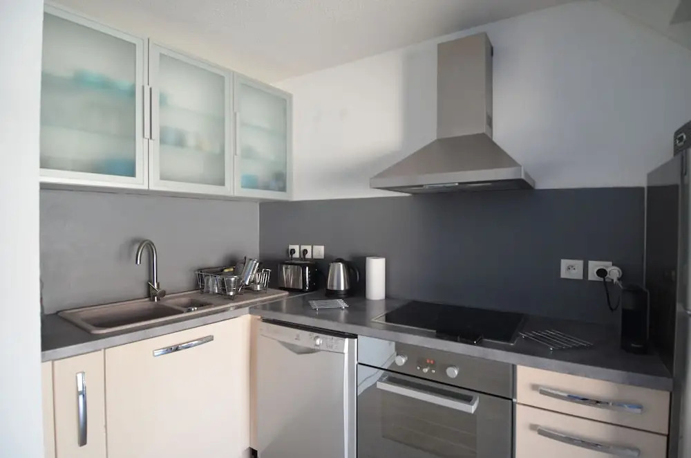 Modern duplex apartment 4 persons near train station Acropolis in Nice
