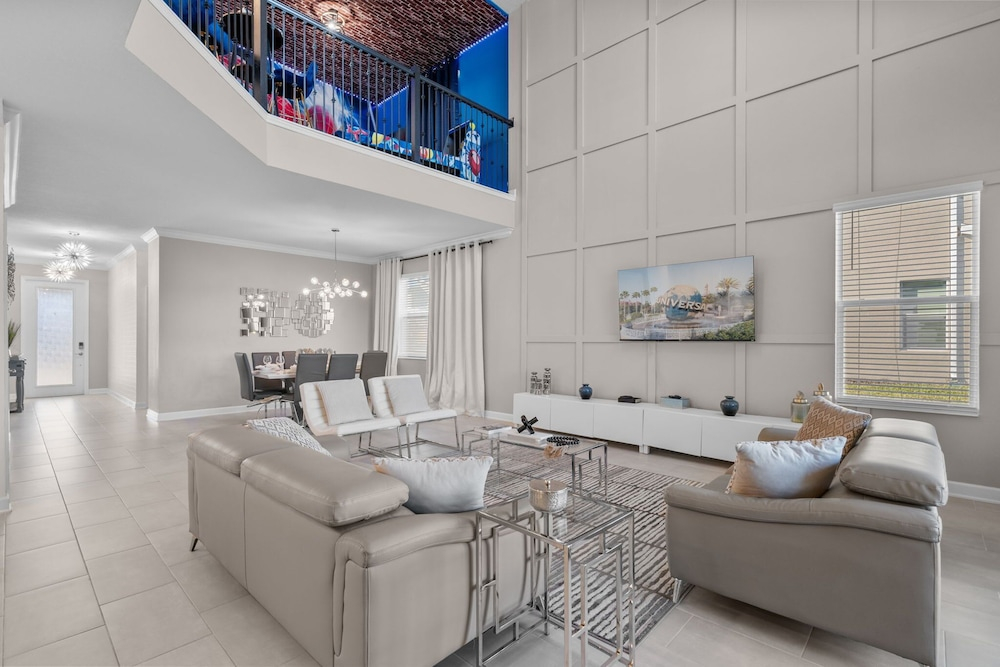 Stylish 5BR Home With Themed Bedrooms