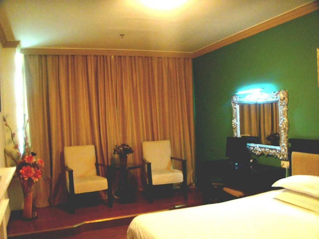 Mao Feng Hotel (Guangzhou Nancun Wanbo Metro Station)