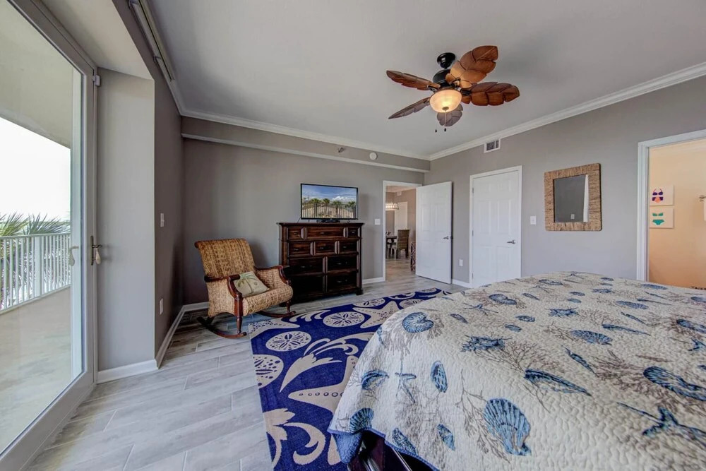 Bayfront Spacious Condo for Boat Lovers and Steps to White Sands of Fort Morgan