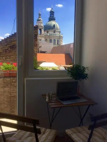 Ice Breaker Apartment
