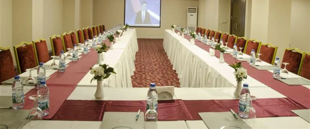 Tilmen Hotel