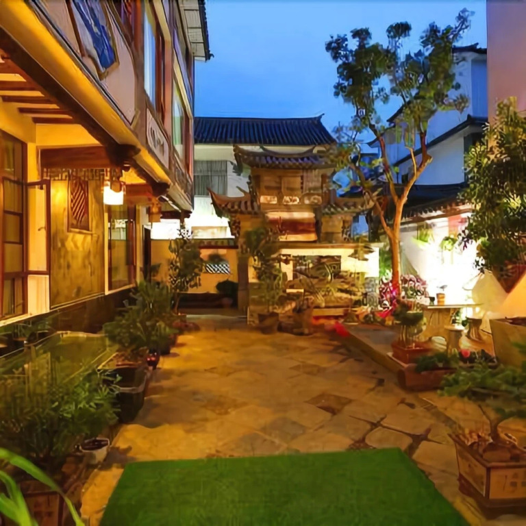 Dali Qianbaidu Inn