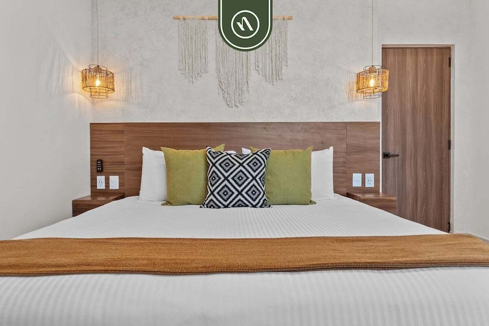 Luxury 2 BR - Downtown - Pool - Sunset in Terrace