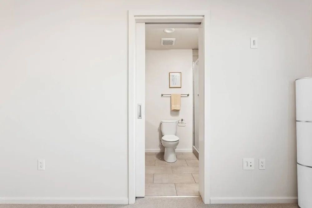 Upscale 3BR Penthouse by CozySuites