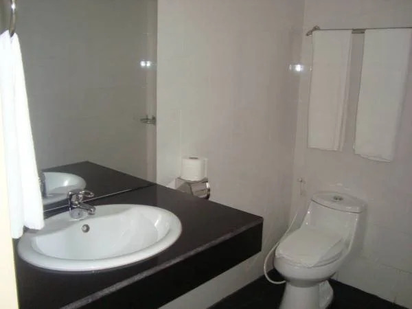 Joli Hotel