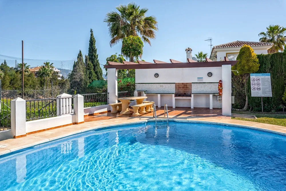 Rincón del Golf - Luxury 3BR Townhouse With Roof Solarium, Terrace, 10 min Walk to the Beach, Wifi
