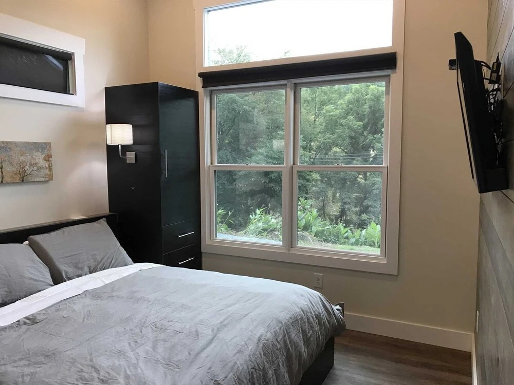 Rivers Edge 1 Bedroom 1 Bathroom Cabin