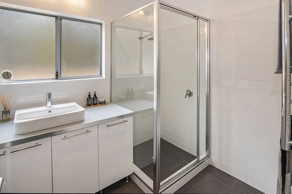 Margaret River Farmhouse - Serene Bushland Getaway