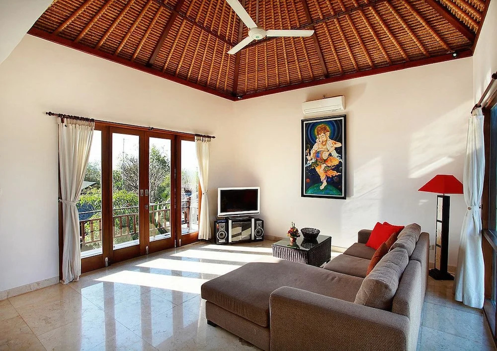 Balangan Beach Villa