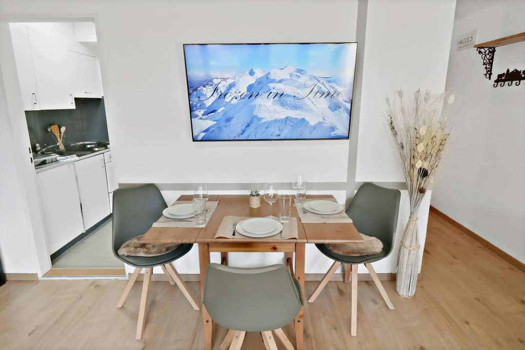 Nouveau studio avec vue imprenable sur les montagnes
