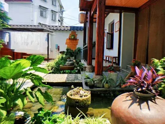 Tianjia Courtyard Inn