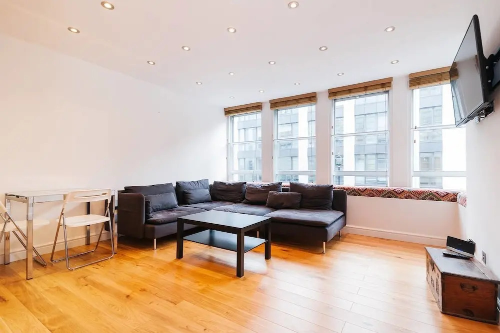 Bright New Flat Perfect Location!