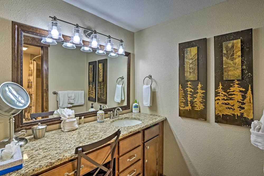 Breck Ski-in/ski-out Condo on Peak 8 w/ Patio