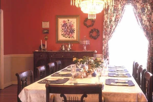 Farnam Guest House