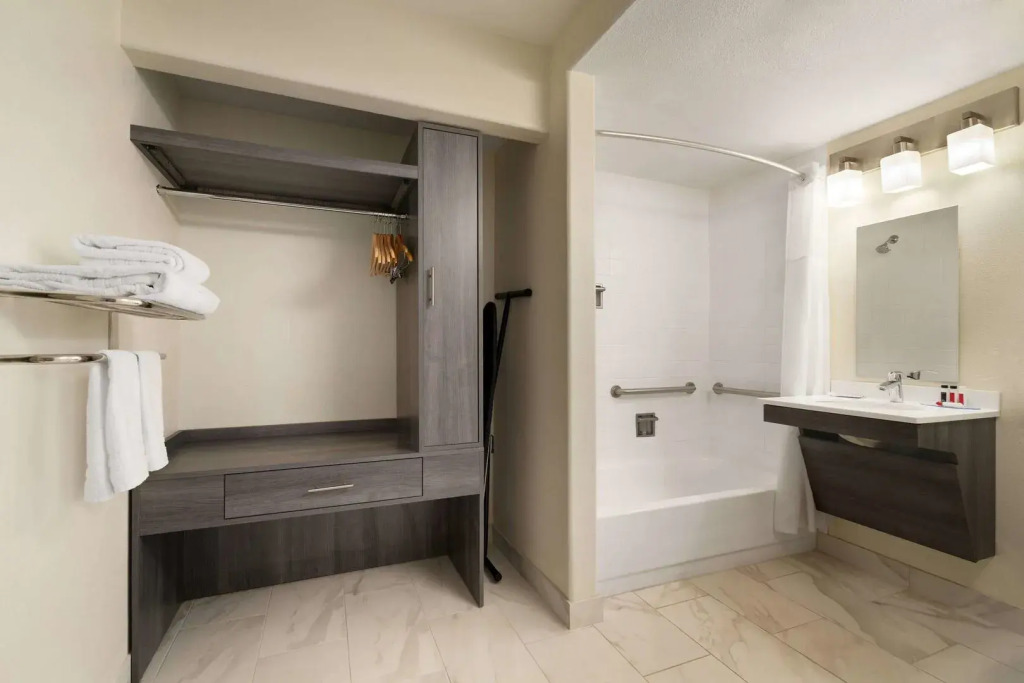 Ramada by Wyndham Tucson Airport