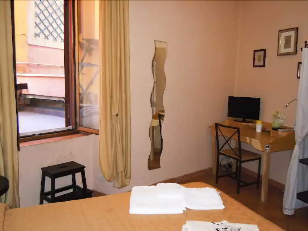 Il Grillo Ai Fori Romani