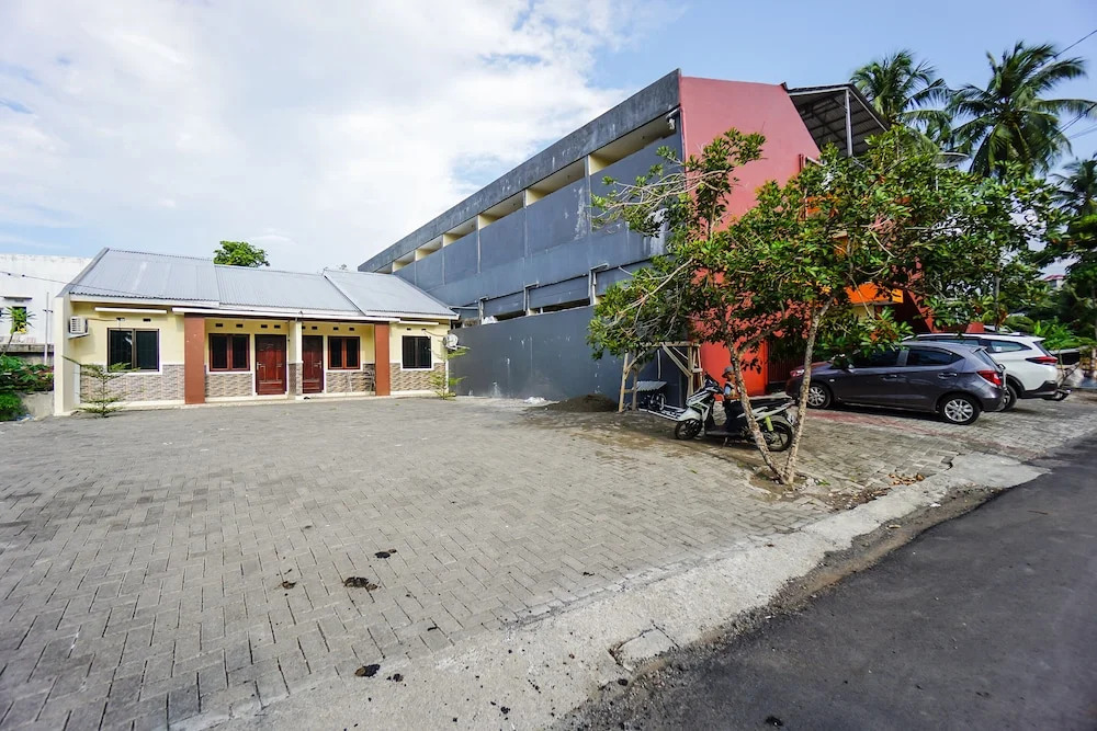 A2b Residence by OYO Rooms