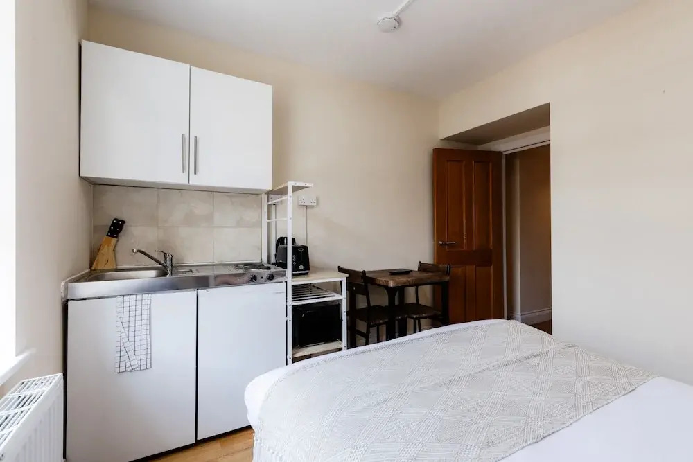 Warm Apartments in Queensway