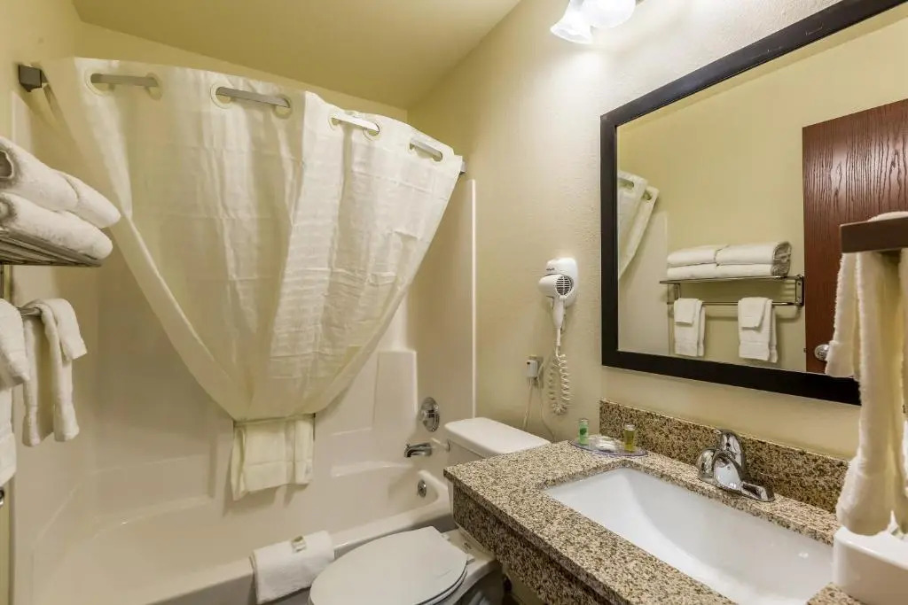 Cobblestone Inn & Suites - Merrill