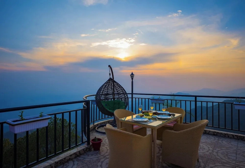 Alaya Stays Archees 6BHK Nature Retreat