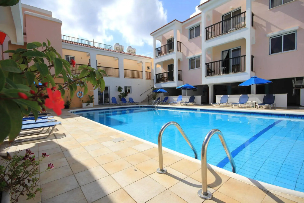 Sea CleoNapa Hotel