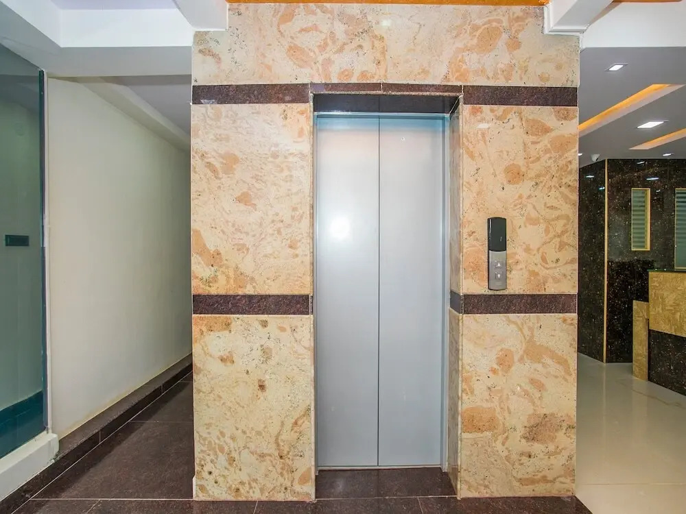 Ne Westend Suites By OYO Rooms