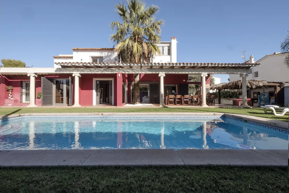 Villa Bouganvillea