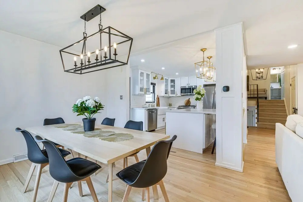 Family-friendly Villa Park Home: 16 Mi to Chicago!, Villa Park