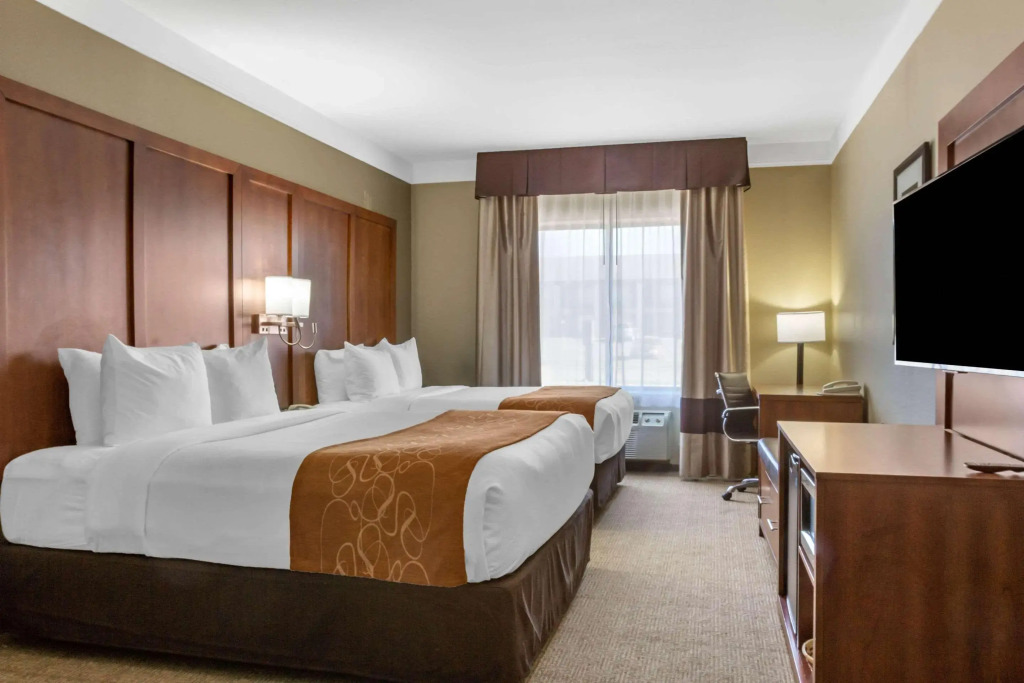 Comfort Suites Plainview
