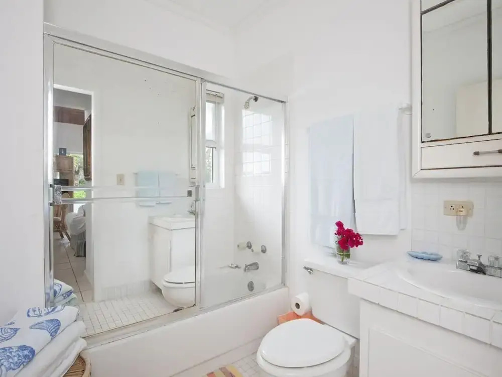 Windermere Escape: Private Villa By The Beach