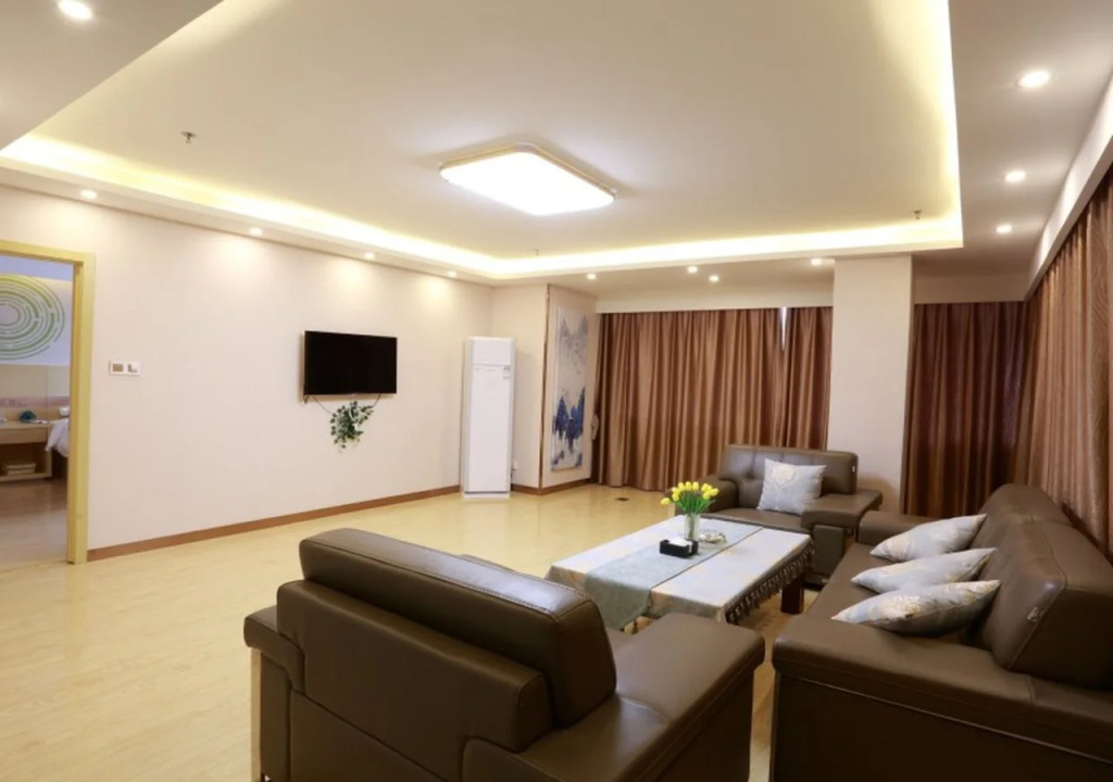 GreenTree Inn Wuxi Yixing Guanlin Town Express Hotel