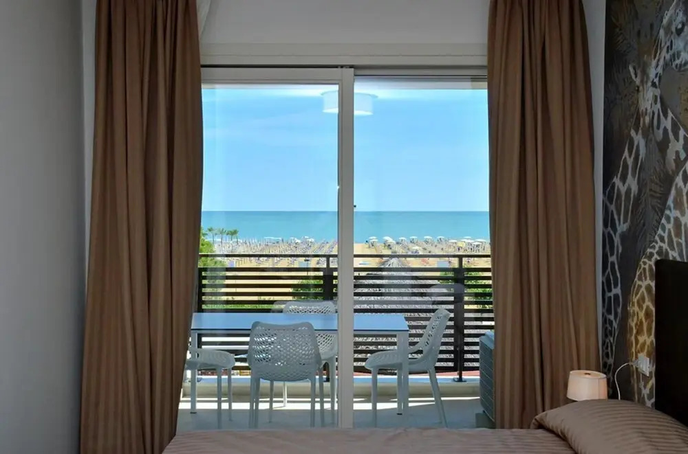 Adorable Apartment With Terrace Overlooking the sea