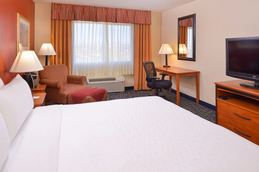Holiday Inn Express & Suites Alamosa by IHG