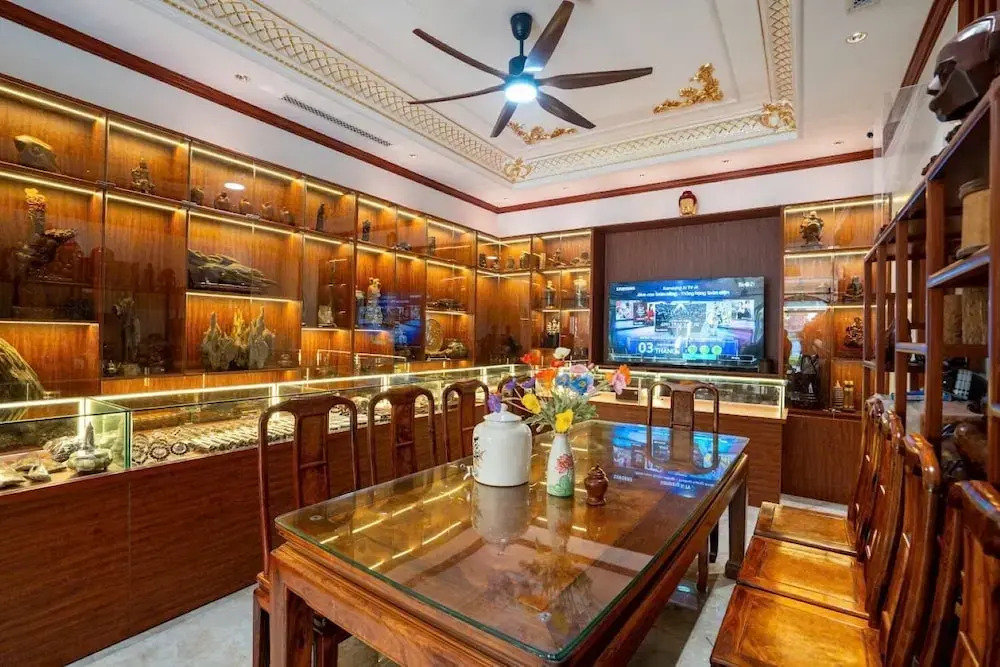 Agarwood Hotel