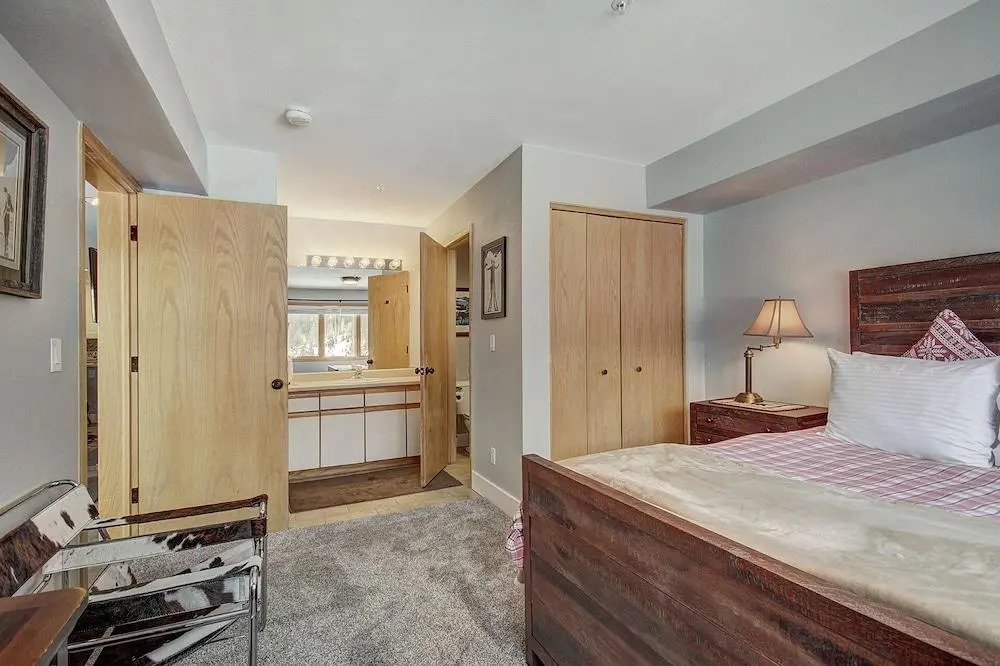 C212 Cinnamon Ridge 2 Bedroom Condo by RedAwning