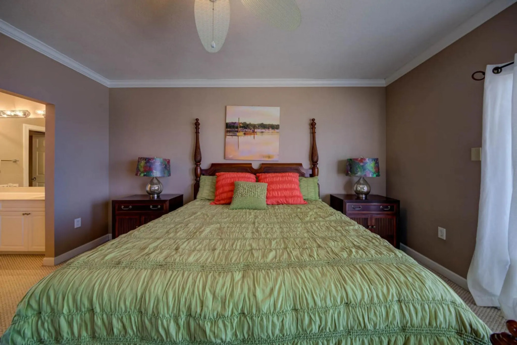 Enormous Corner Unit on White Sands in Orange Beach With Indoor Outdoor Pool