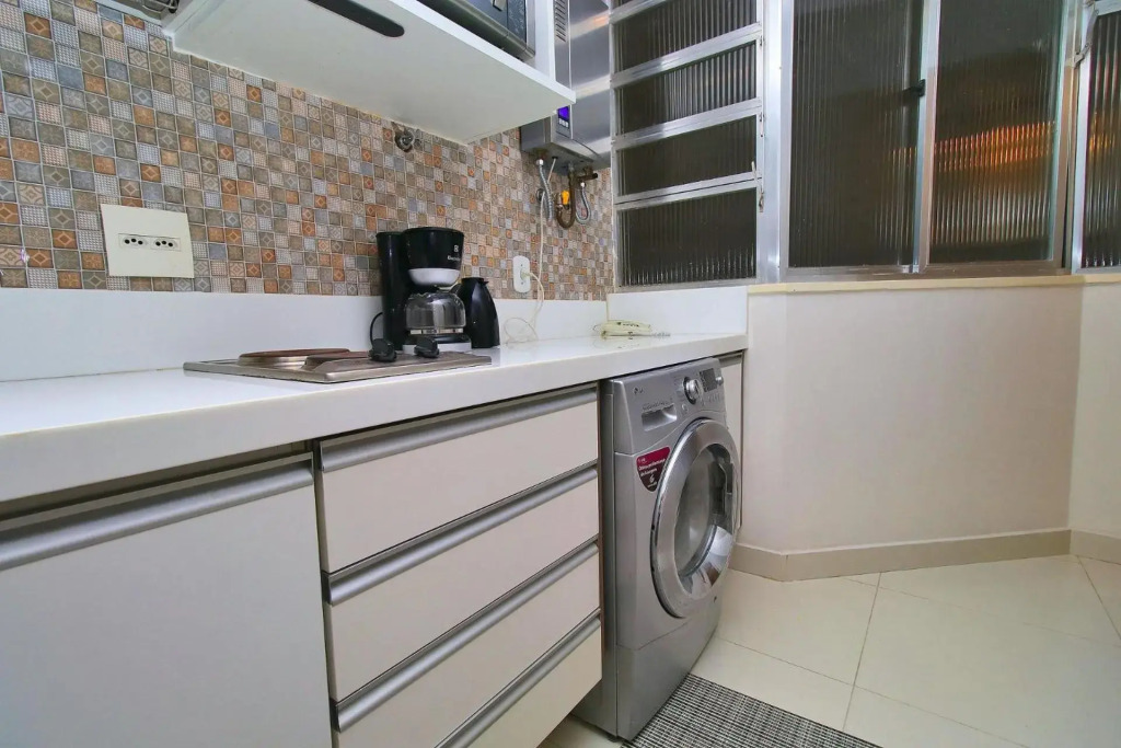 Reformado e moderno 2 quartos em Copacabana para 5 pessoas