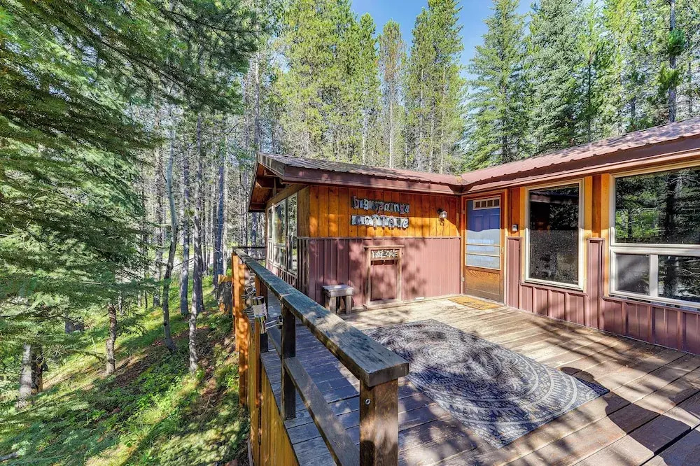 Rustic Idaho Retreat w/ Deck, Grill & Chiminea!