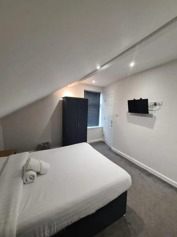 SELF CHECK in APARTMENT IN CENTRAL BARNSLEY