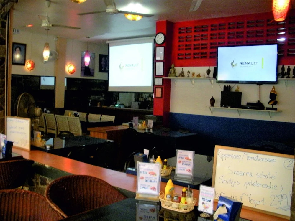 Ons Moeder Restaurant Guesthouse - 2 50 Meters to the Beach