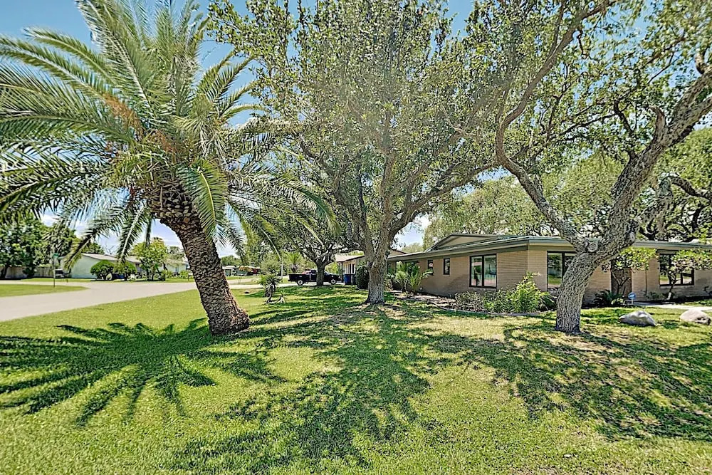 Little Bay Shores Near Rockport Beach 3 Bedroom Home