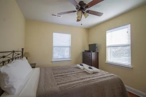 1661 E Ashley - Ocean Cabin
