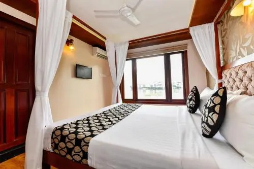 Oyo 24325 Gokul Cruisy