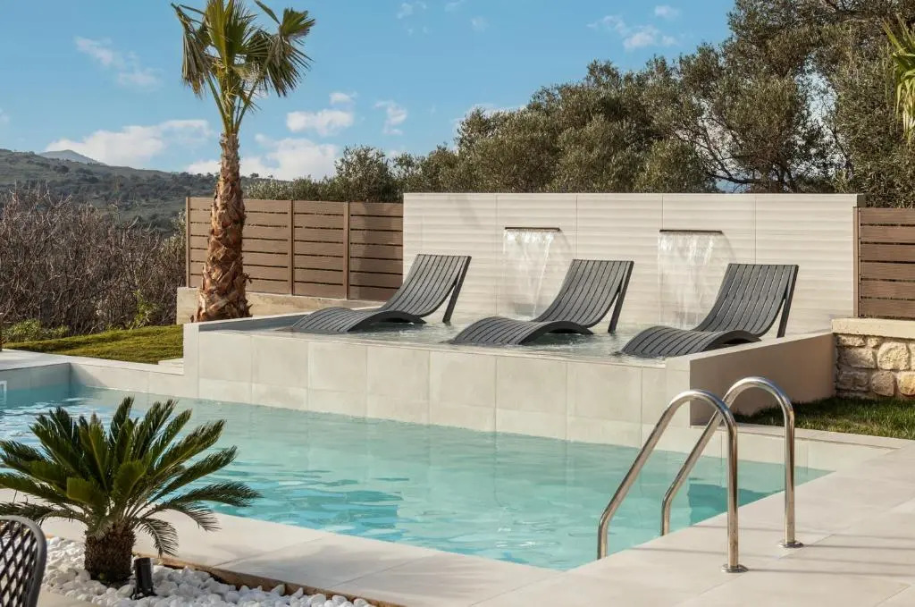 Villa Silentium Olia by PosarelliVillas