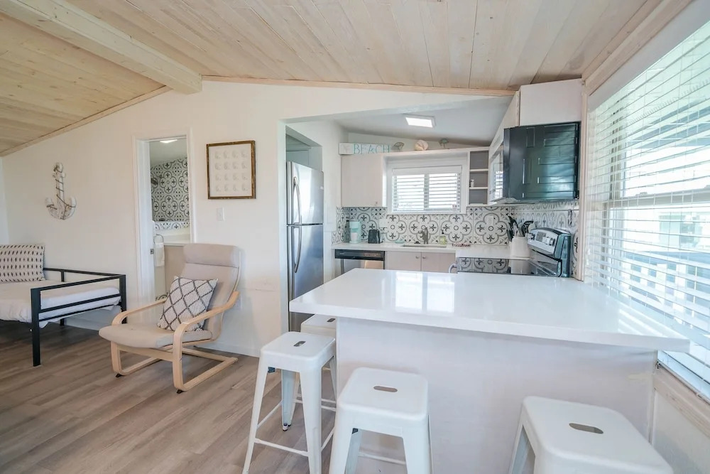 Cast A Waves 2 Bedroom Home