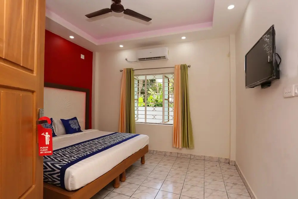 OYO 9651 Hotel Anugraha Inn